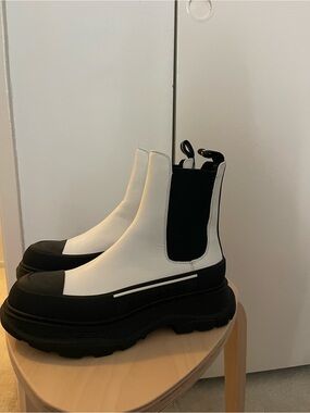 Alexander McQueen Tread Slick Boot